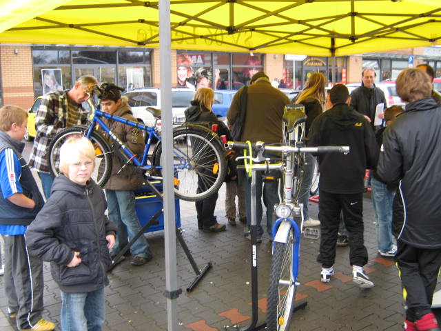 Fahrradwerkstatt bei Edeka